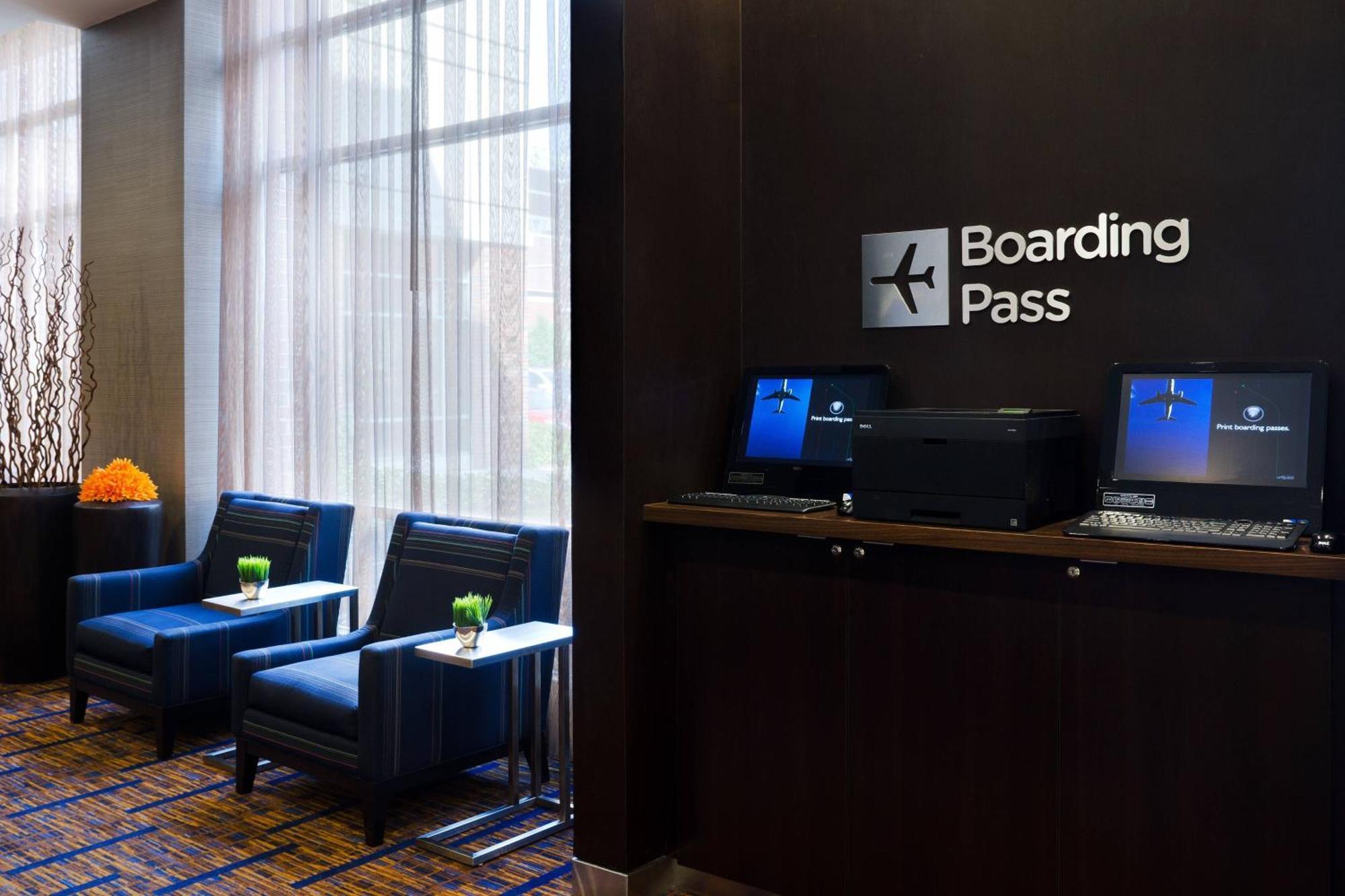 ホテル Courtyard By Marriott Birmingham Downtown At Uab エクステリア 写真
