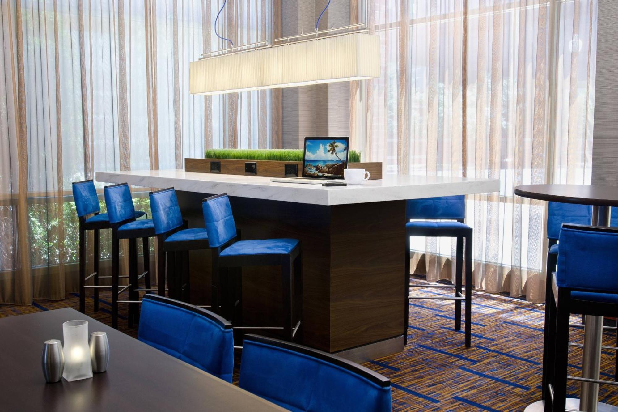 ホテル Courtyard By Marriott Birmingham Downtown At Uab エクステリア 写真