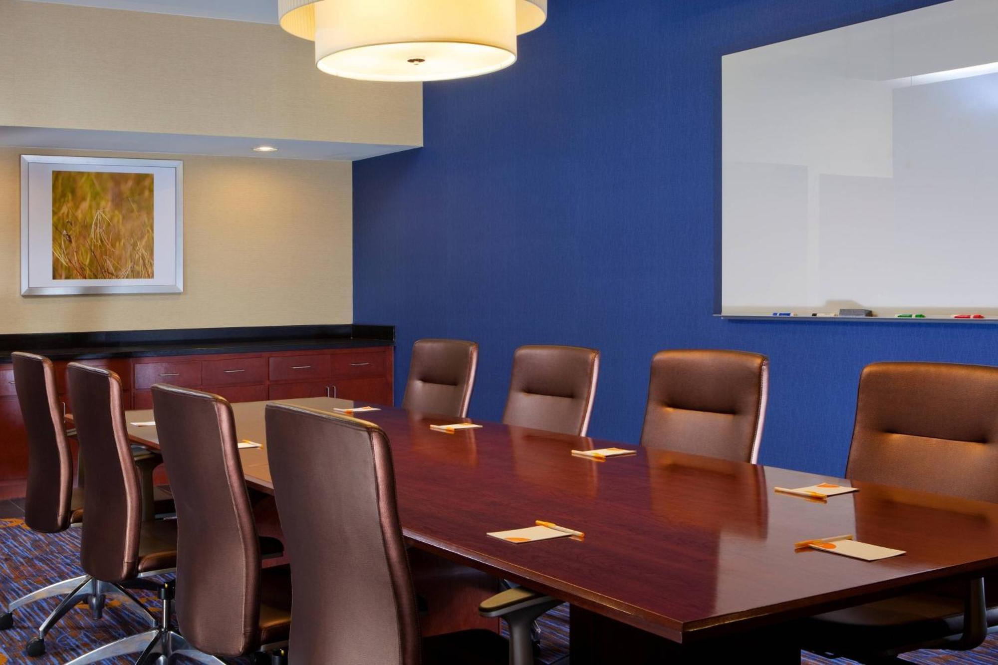 ホテル Courtyard By Marriott Birmingham Downtown At Uab エクステリア 写真