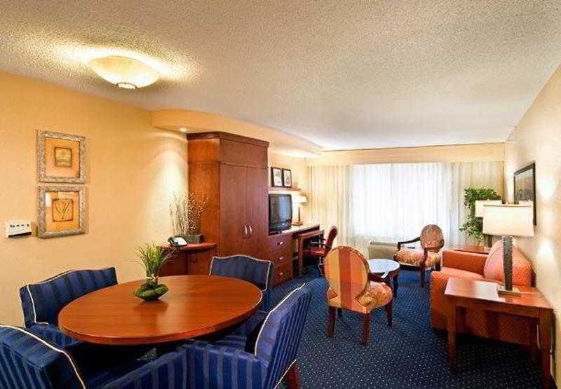 ホテル Courtyard By Marriott Birmingham Downtown At Uab 部屋 写真